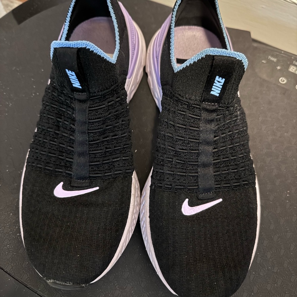 Nike Phantom Slip on running shoes